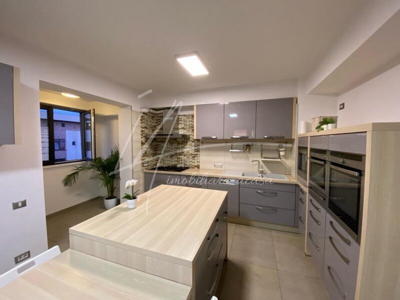 Prelungirea Ghencea 281, apartament spatios cu 6 camere, 192 mp utili.